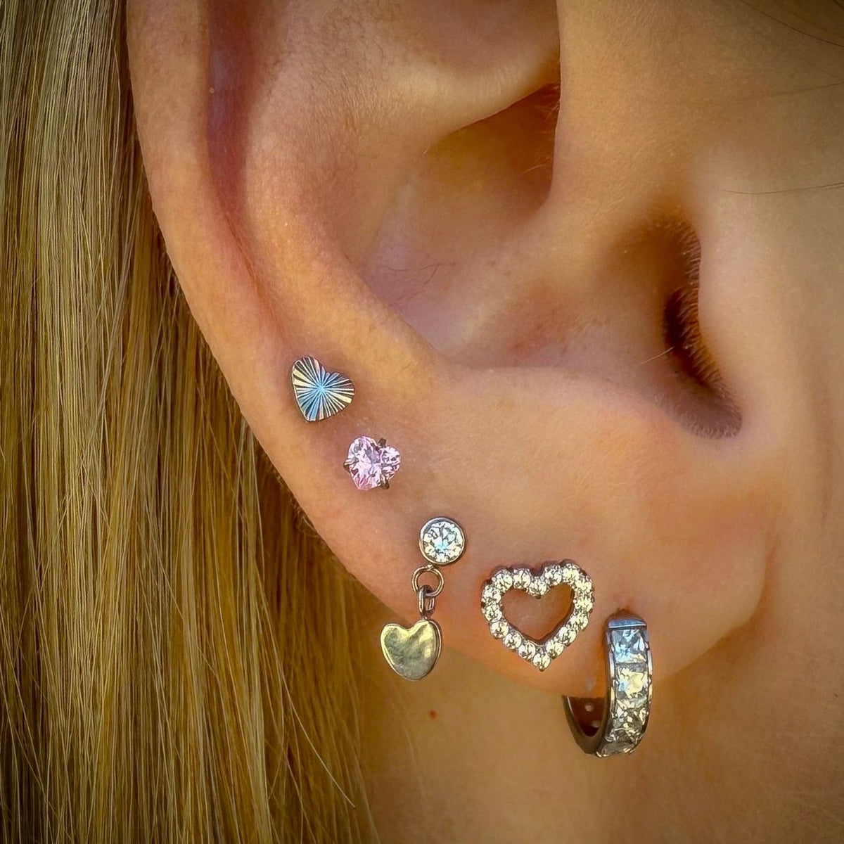 Titanium Threadless Push In Flat Back CZ Bezel and Heart Dangle Earring